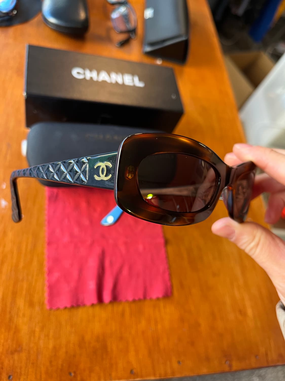 샤넬 90s 선글라스 mod.5006 톨토이즈 상품이미지4