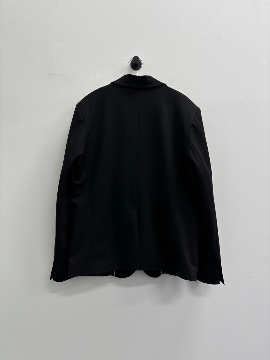 오디에스(ODS) 프리미엄 테일러드 3버튼 블랙 자켓 상품이미지2