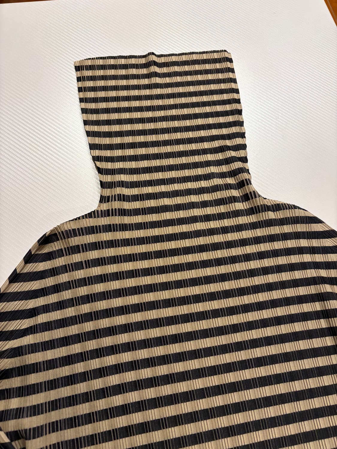 이세이미야케 플리츠플리즈 스트라이프 목폴라 3 상품이미지4