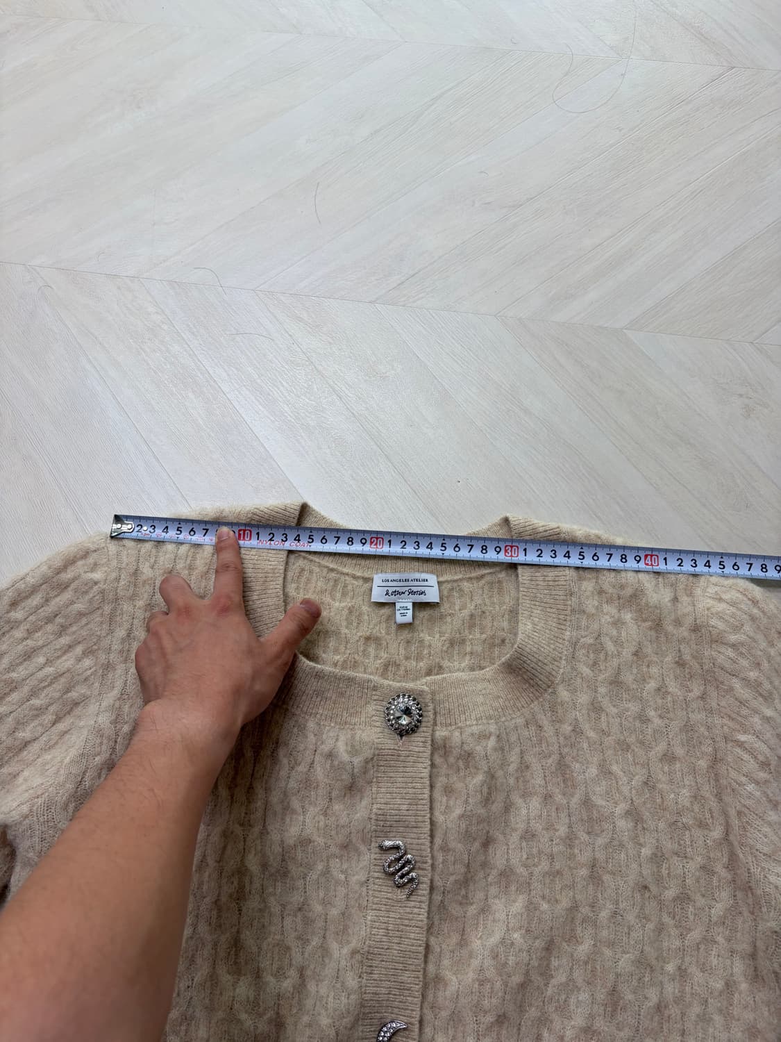 앤아더스토리즈 모 알파카 가디건 상품이미지3