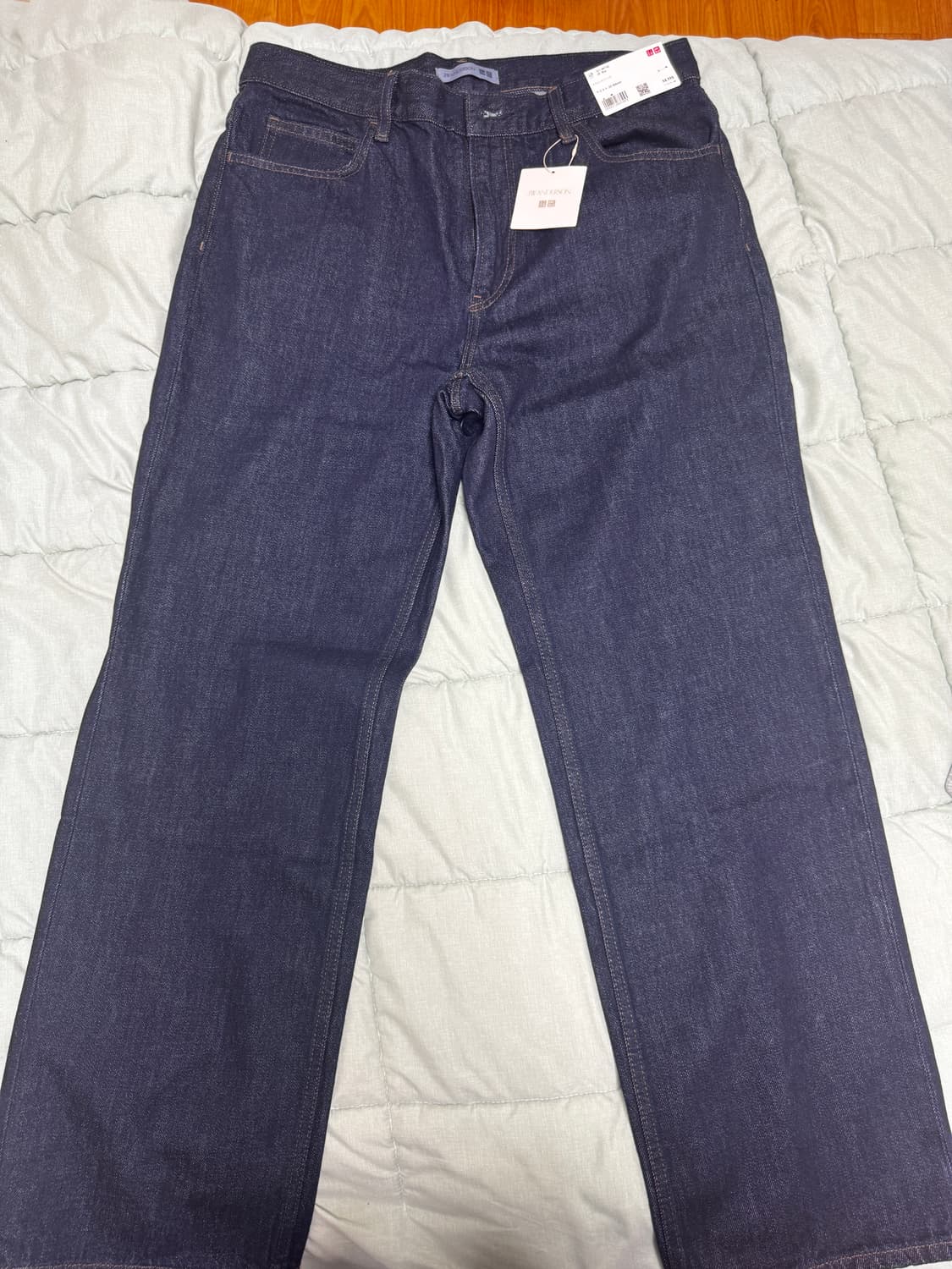 유니클로 JW앤더슨 스트레이트진 68컬러 33사이즈 상품이미지3