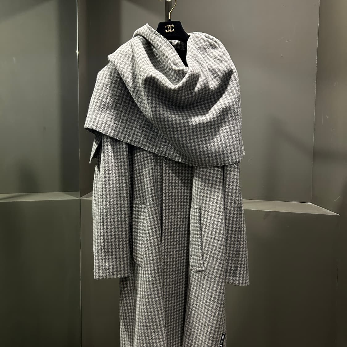 발렌시아가 하운드투스 머플러 코트 상품이미지1