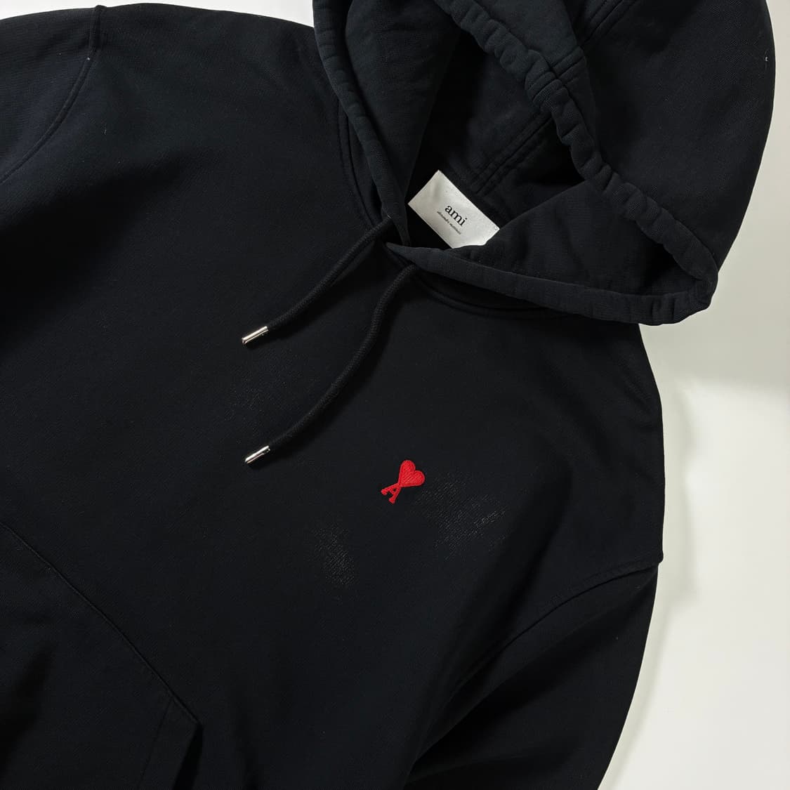 Ami  아미 스몰하트 로고 블랙 후드티  상품이미지3