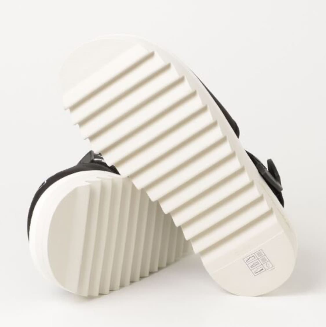 수이코크 x joshua vides bita 뮬 샌들 슬리퍼 상품이미지6