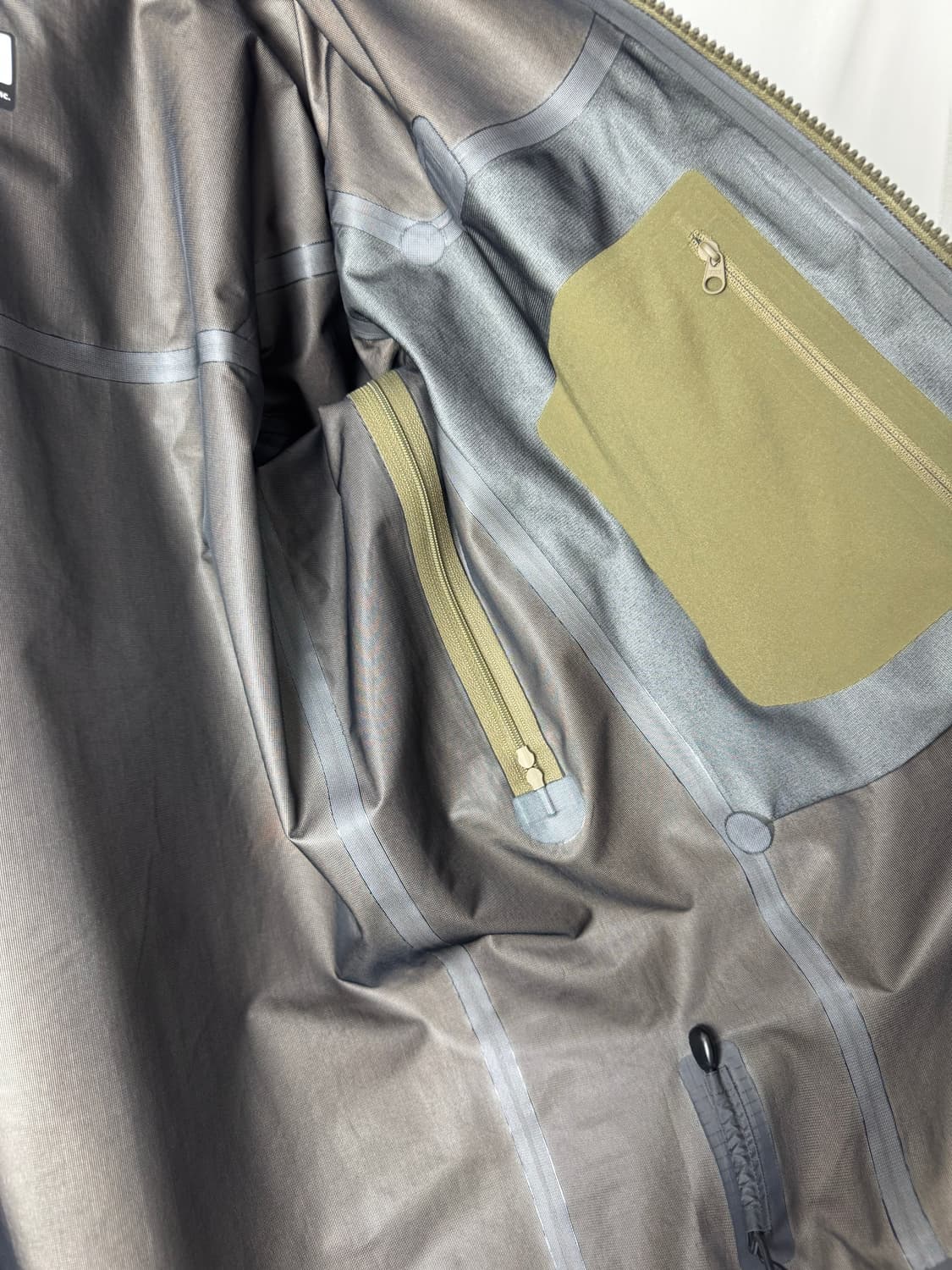 아크테릭스 리프 Arcteryx Leaf 알파 gen2 크로커다일 M 상품이미지5