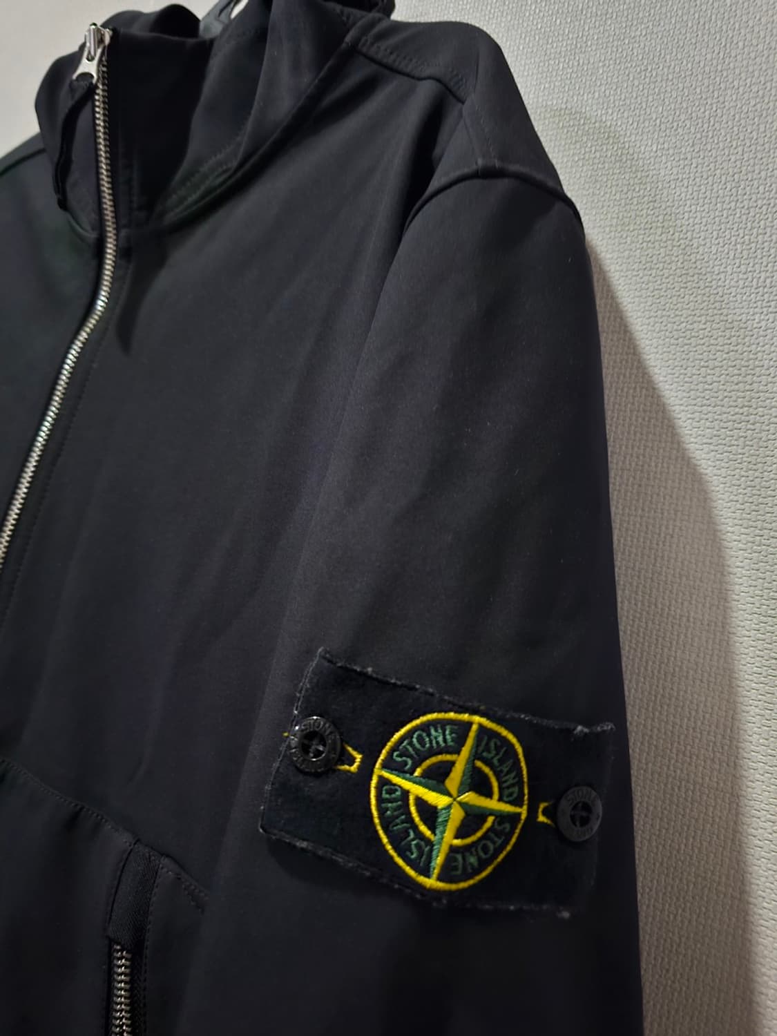 정품 스톤아일랜드 21SS 소프트쉘 후드 자켓 95 /M 상품이미지2
