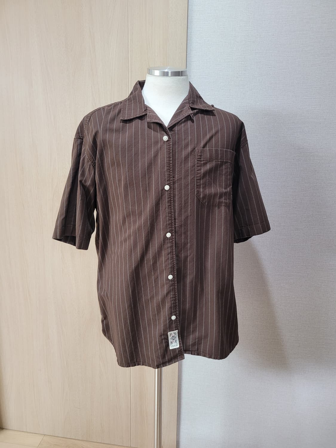 후아유 WHO.A.U 남자 오픈카라 반팔셔츠 XL 브라운 상품이미지1