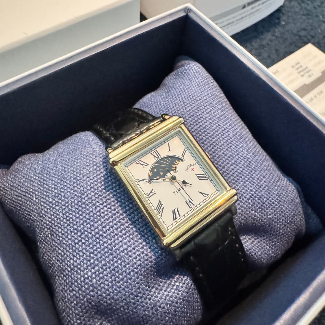 타이맥스 노아 썬앤문 블랙 가죽 시계 상품이미지4