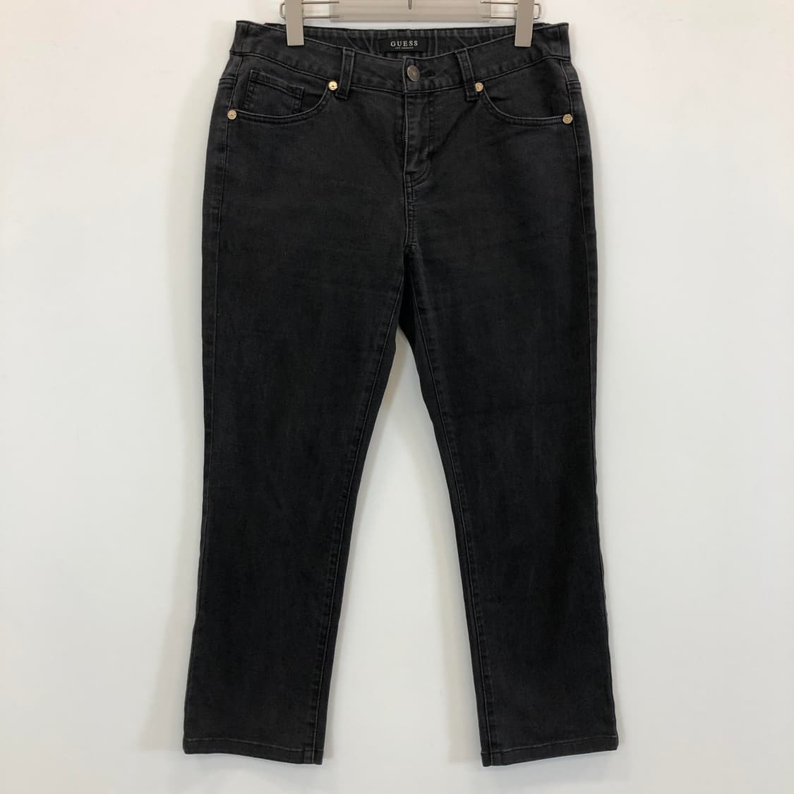 게스 밴딩 스틸로고 크롭 블랙데님진 30-31 상품이미지1