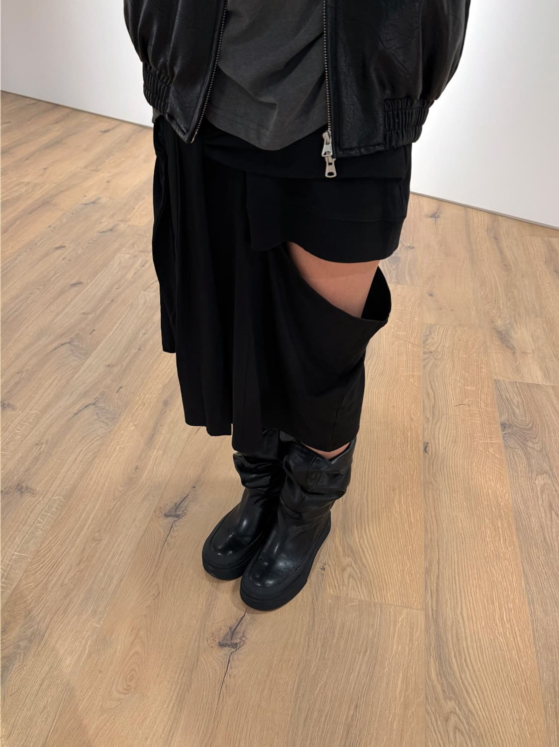 Veining Cut-Out Strap Midi Skirt 상품이미지5