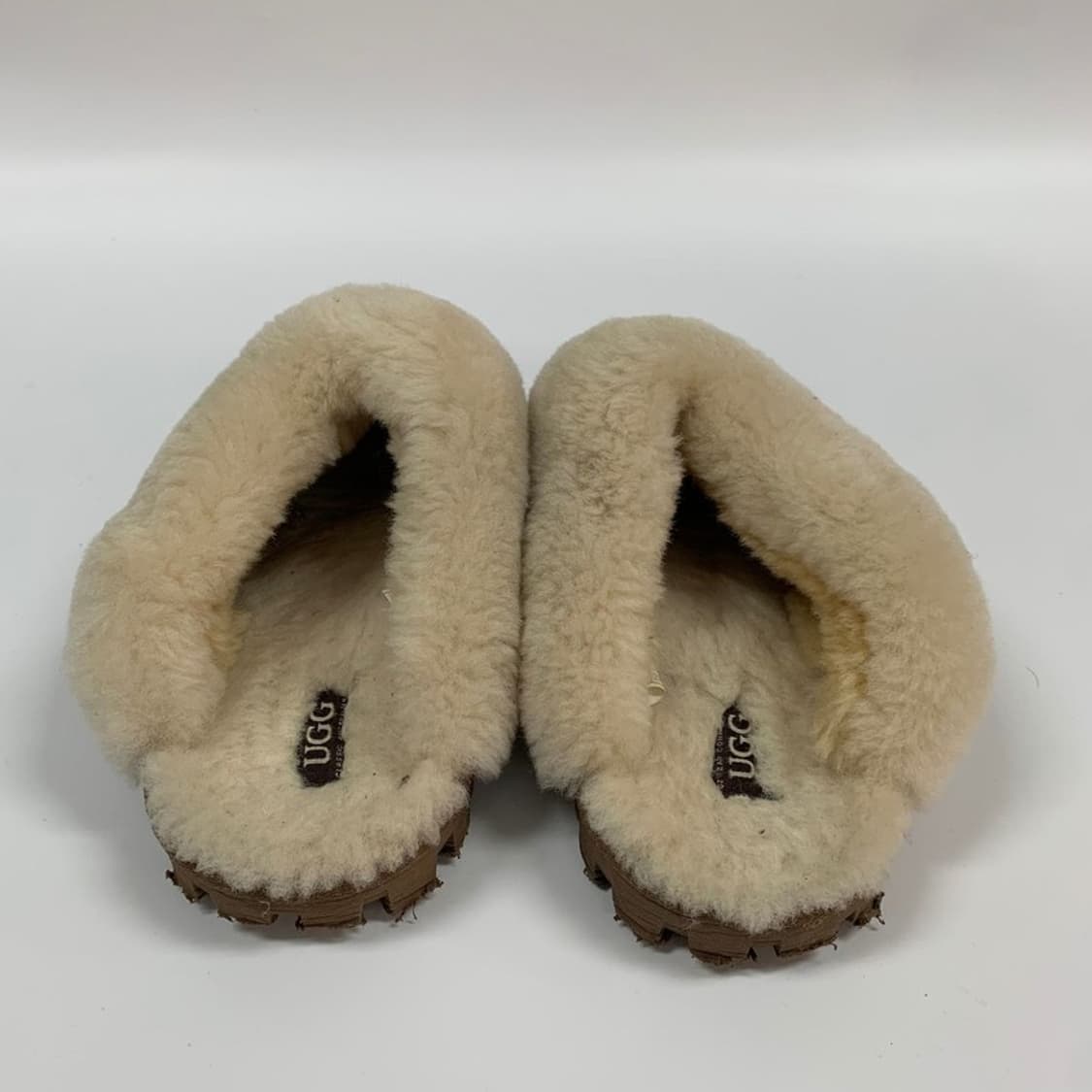 UGG 오즈웨어 양털 슬리퍼 체스트넛 240 상품이미지4