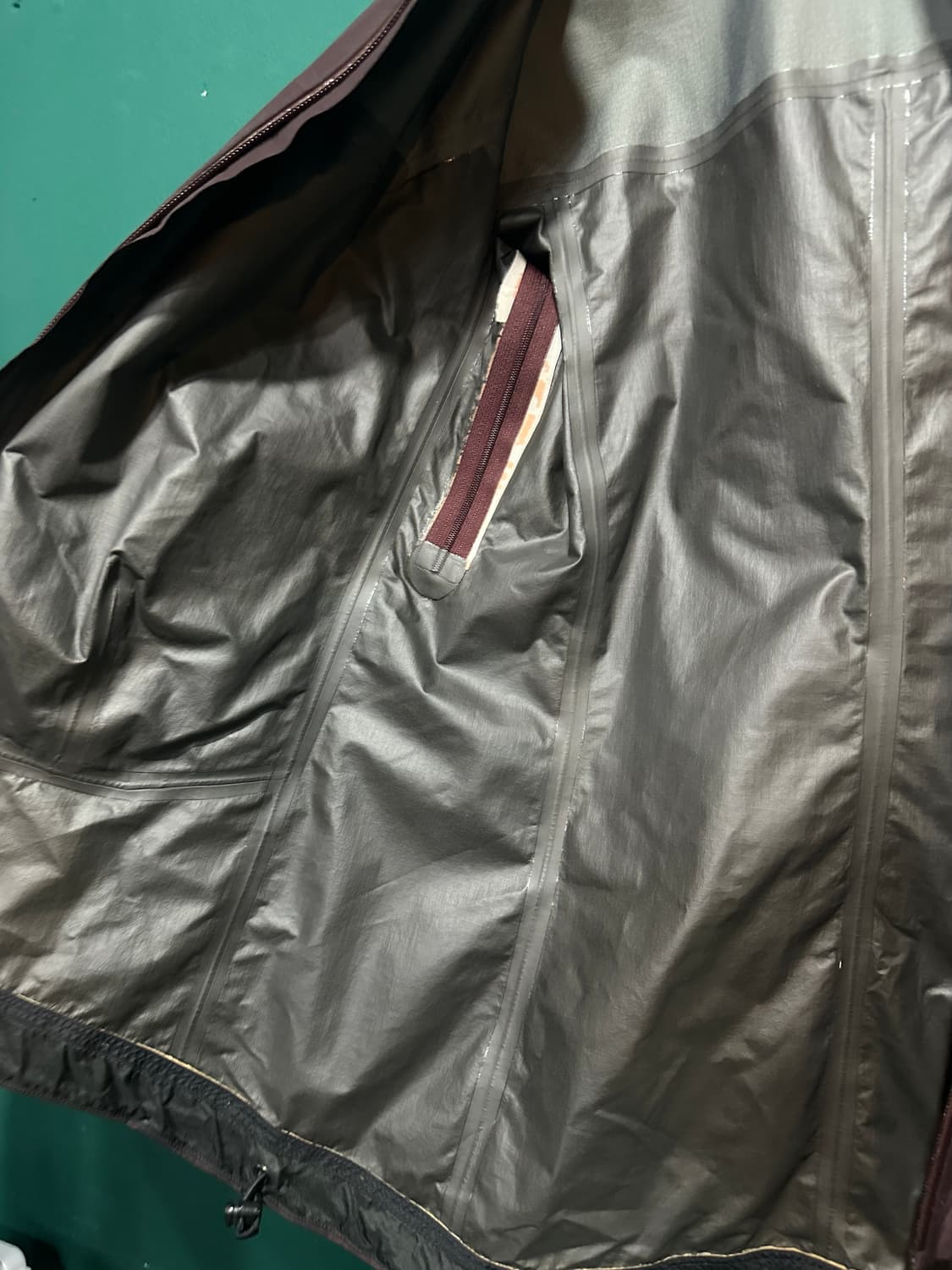 아크테릭스 매장판 팩라이트 고어텍스 바람막이 브라운S 상품이미지9