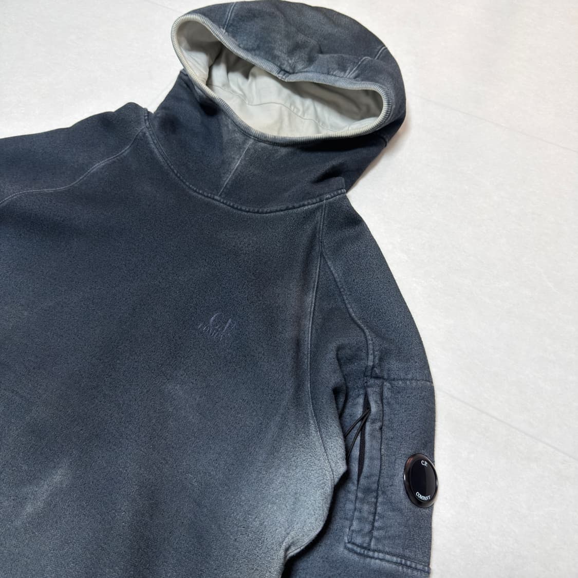 [백화점판, L] CP컴퍼니 프리즘 워싱 스웻 후드티 상품이미지3