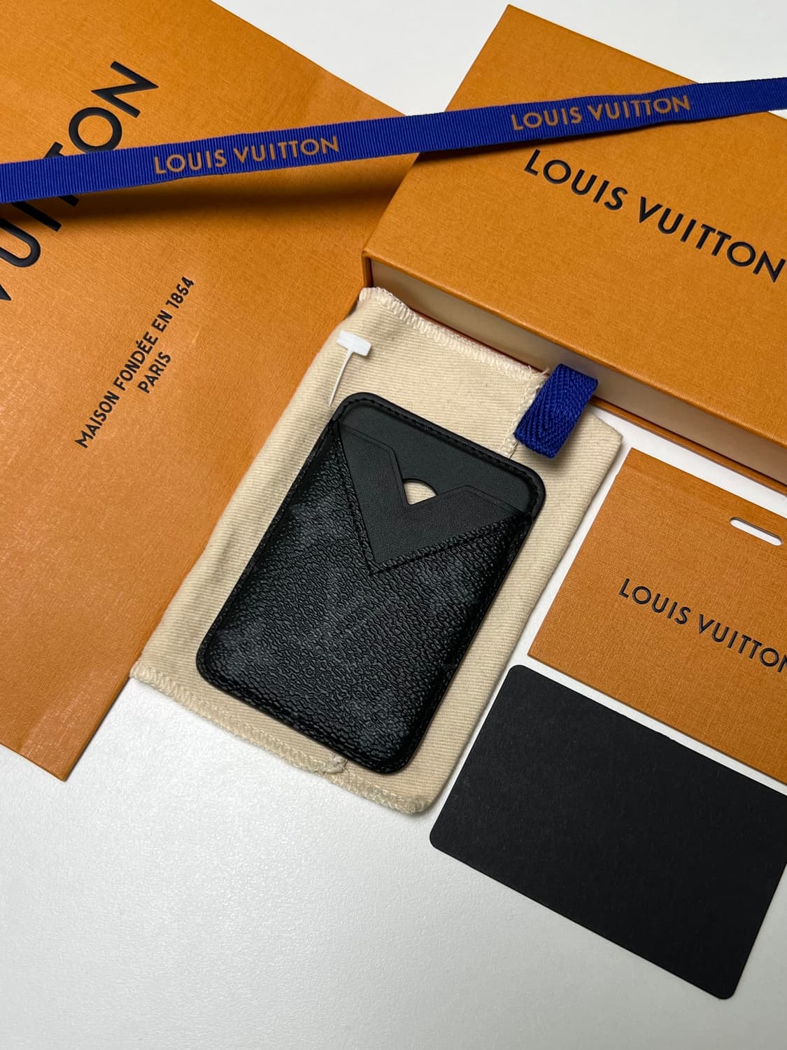 [정품] 루이비통 포르트 카르트 마그넷 / 맥세이프 카드지갑 상품이미지1
