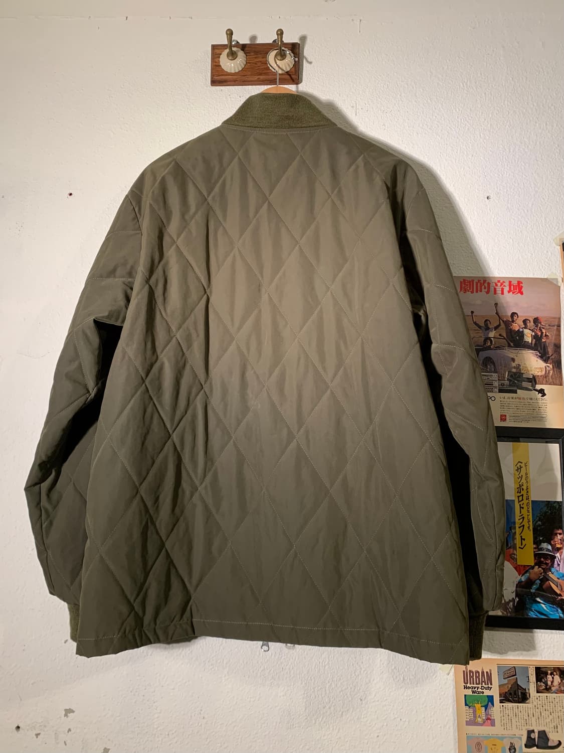 니들스 퀼팅 커버올 올리브 자켓 상품이미지5