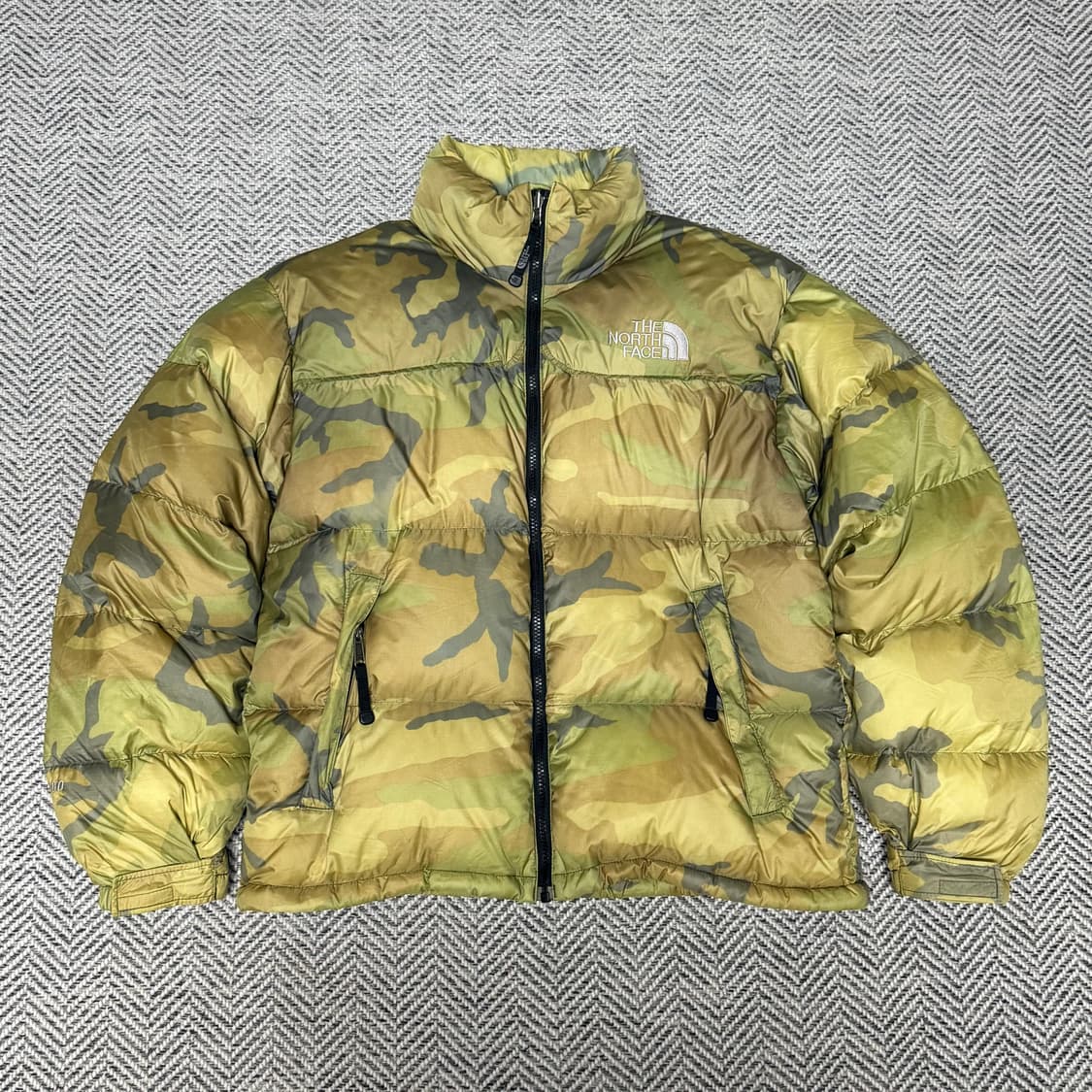 [95] 노스페이스 센터로고 카모 700 눕시 패딩 상품이미지2