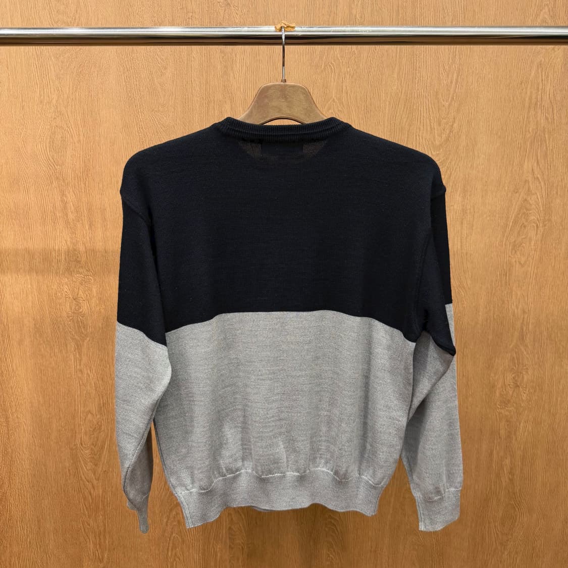 겐조 골프 라운드넥 긴팔 울 니트 빅 로고 컬러 블록 디테일 그레이 블랙 상품이미지3