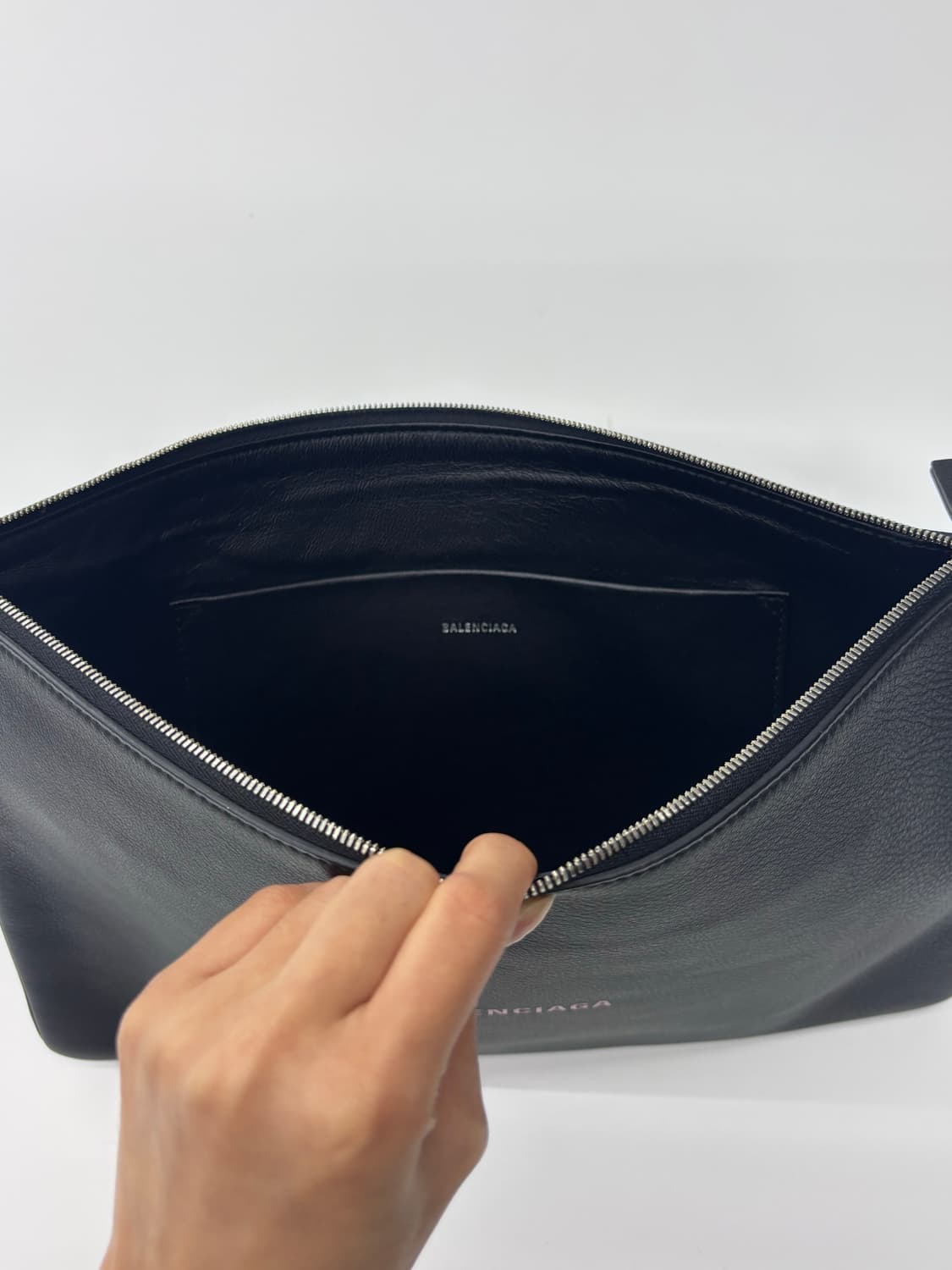 Balenciaga 발렌시아가 블랙 클러치백 상품이미지3