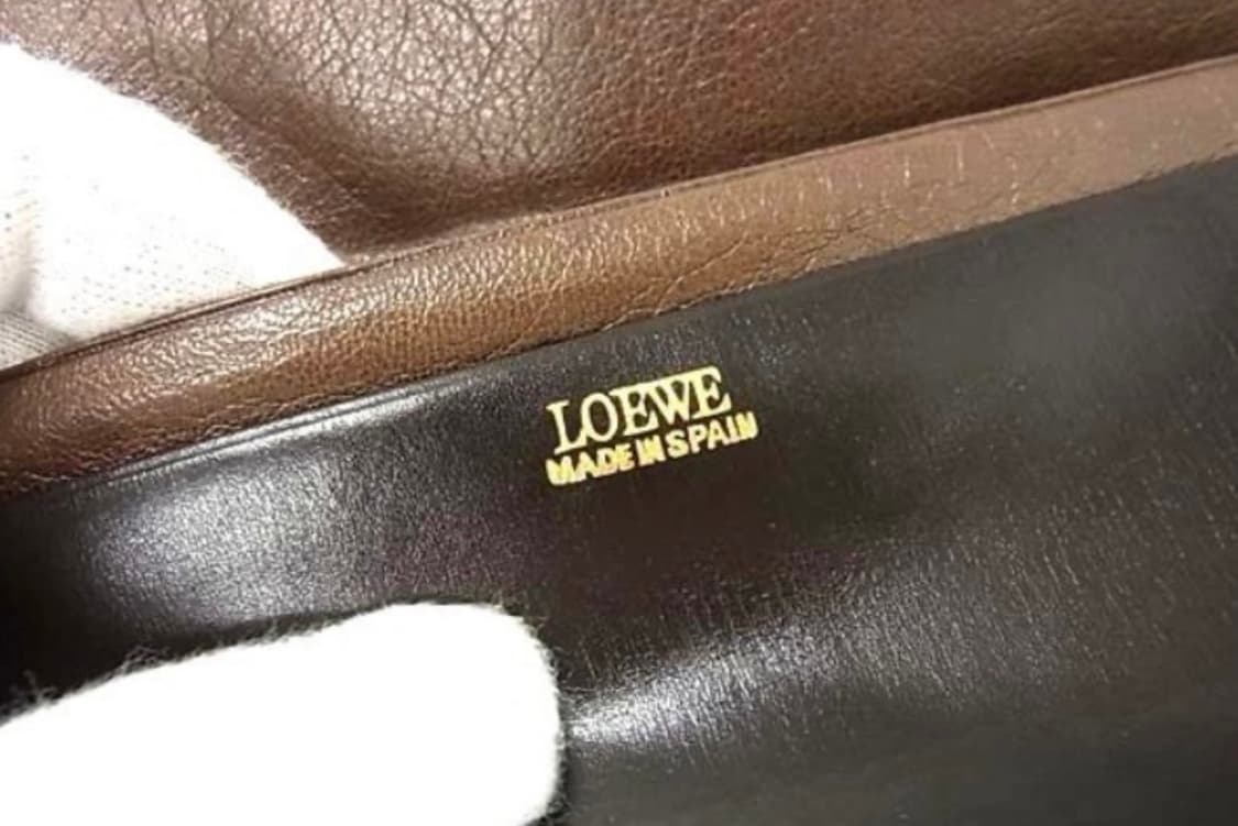 로에베 아나그램 송아지 가죽 장지갑 상품이미지2