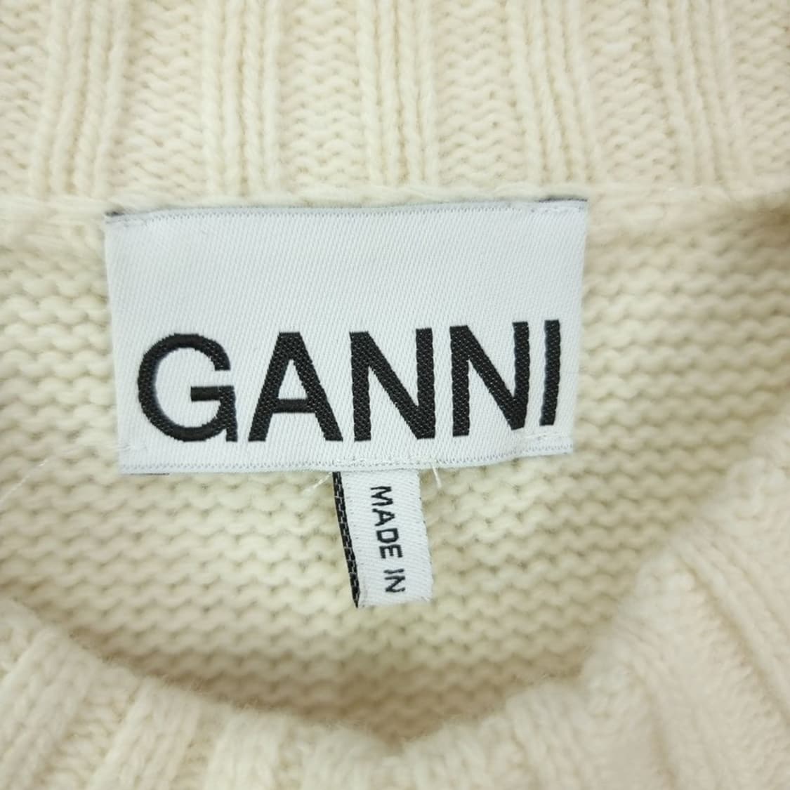 [가니] 레터링 빅로고 퍼프 슬리브 모크넥 니트 아이보리 P01584 상품이미지6