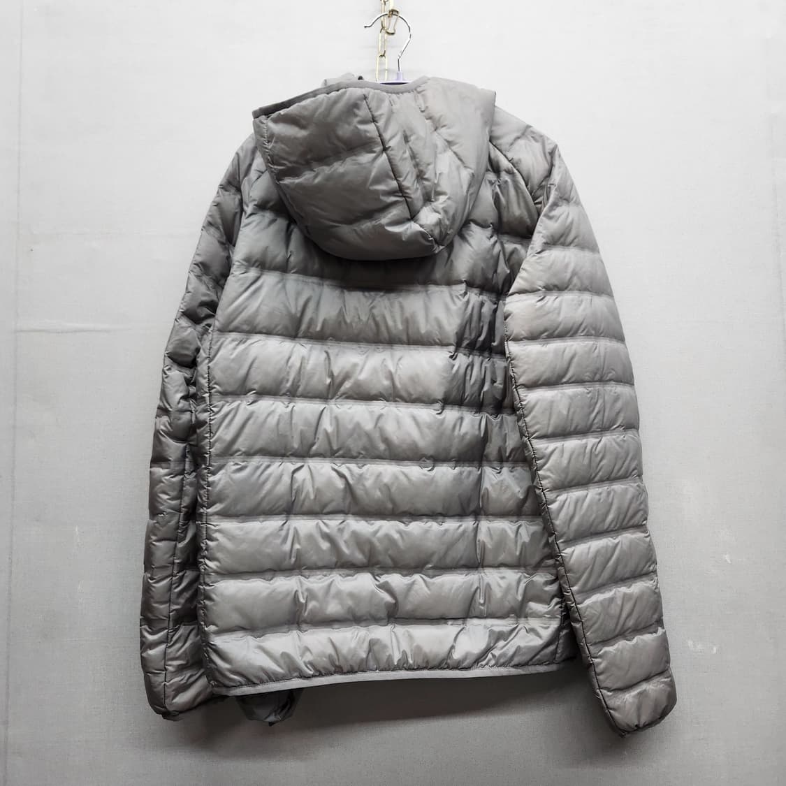유니클로 다운 경량패딩(패딩주머니 O)  M 상품이미지3