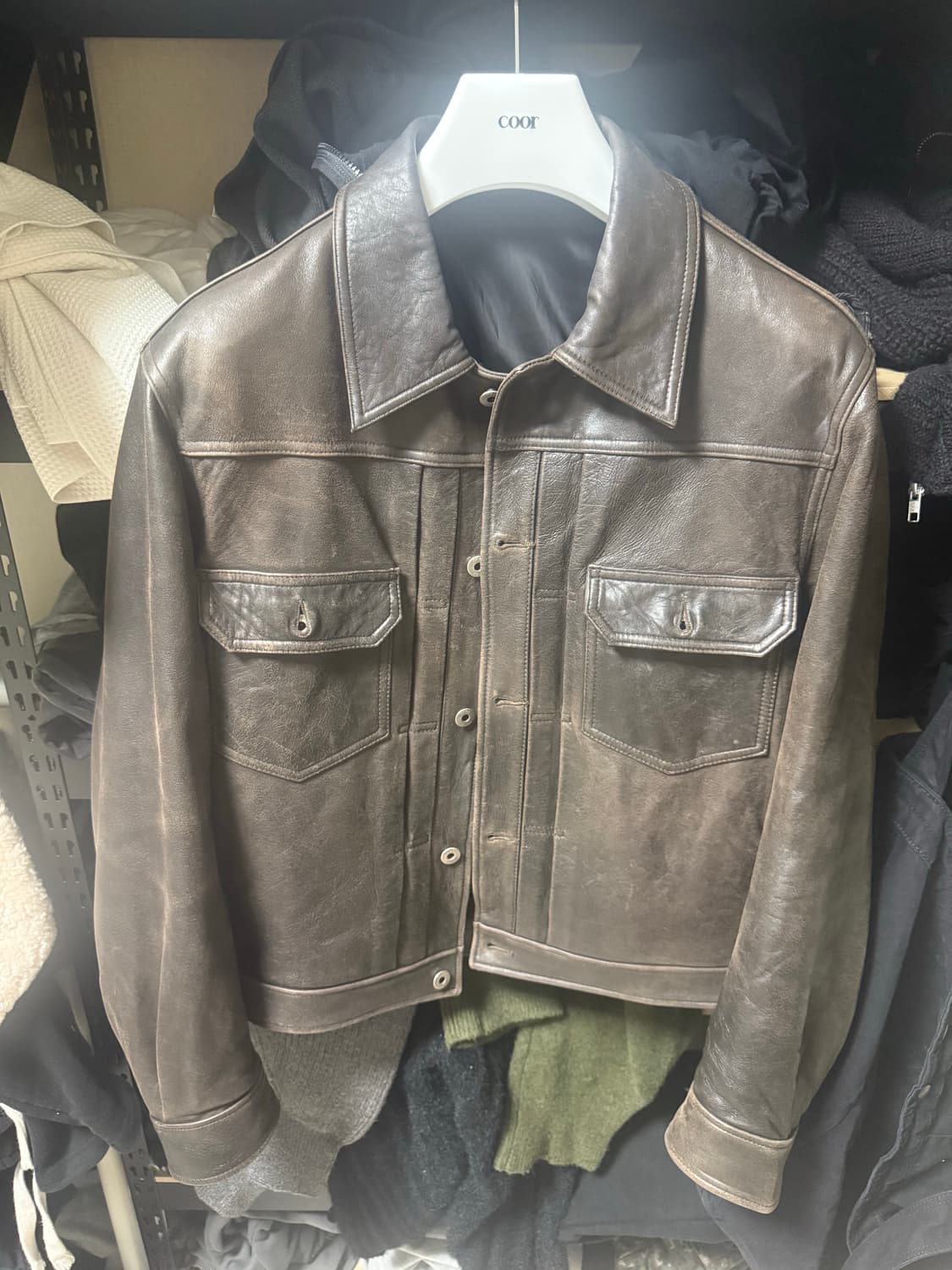 쿠어 램스킨 포켓 트러커 자켓 (다크브라운) L 상품이미지2