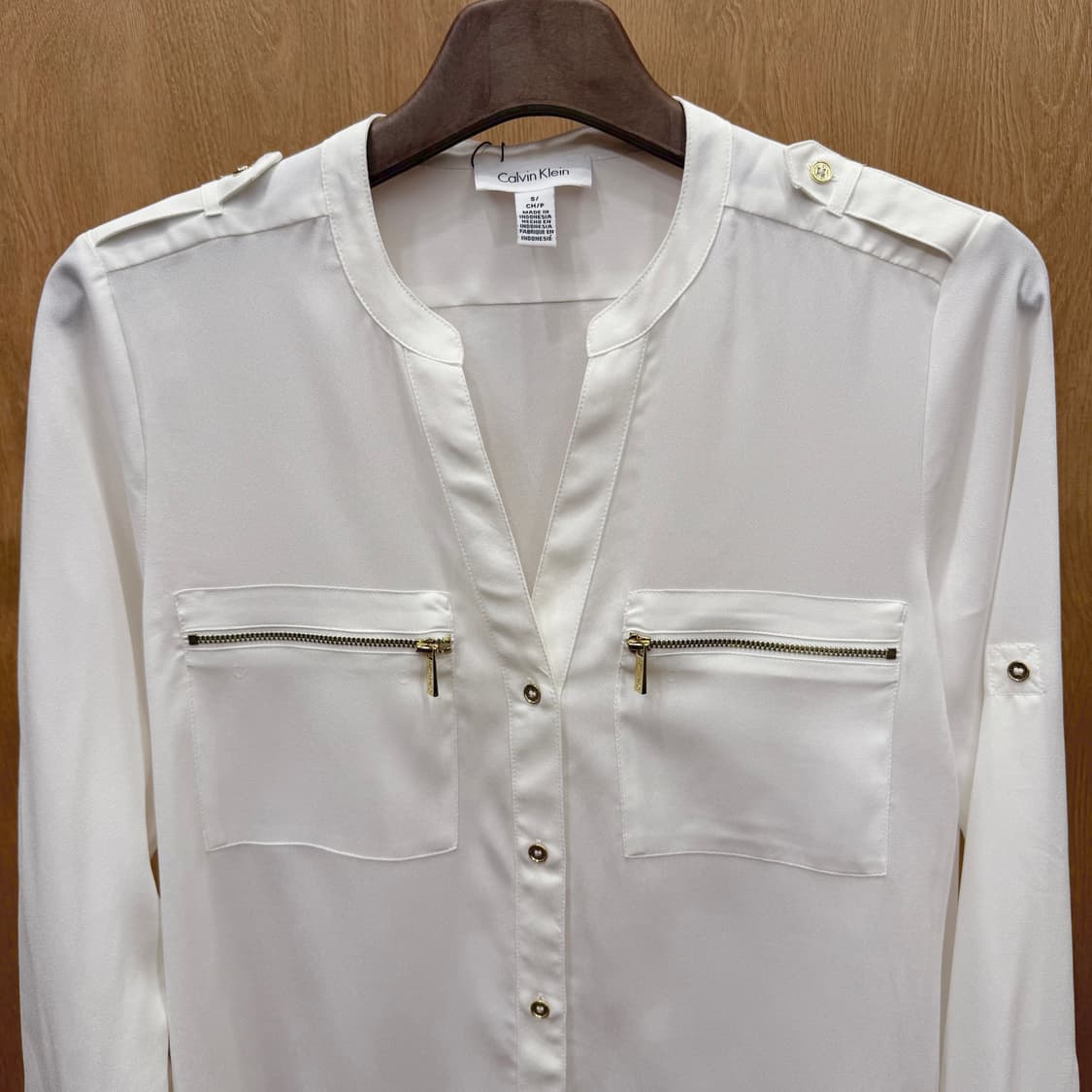 캘빈클라인 긴팔 셔츠 블라우스 골그 지퍼 포켓 디테일 아이보리 상품이미지4
