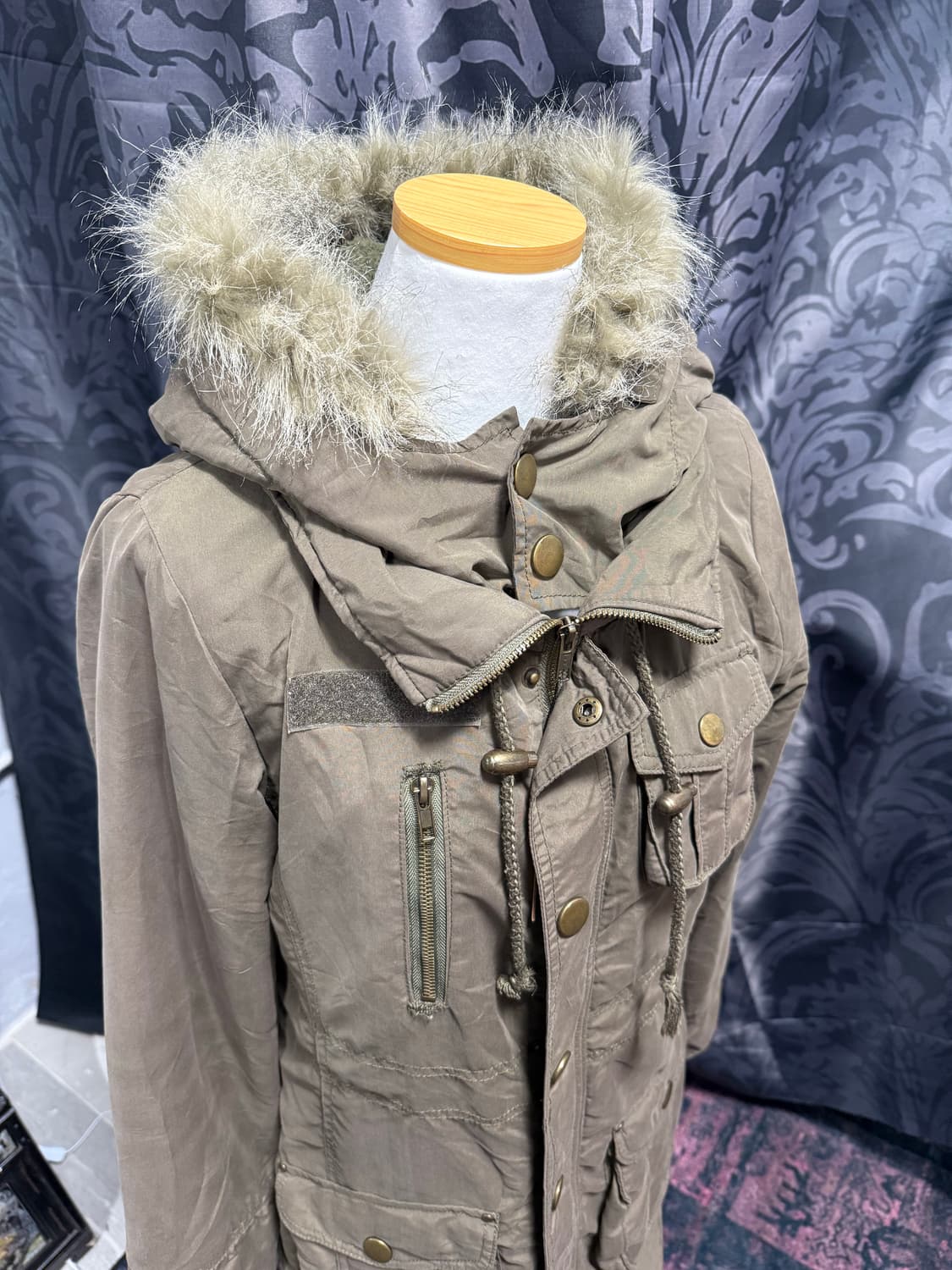 스트링 버클넥 퍼 후드 롱 야상 상품이미지2