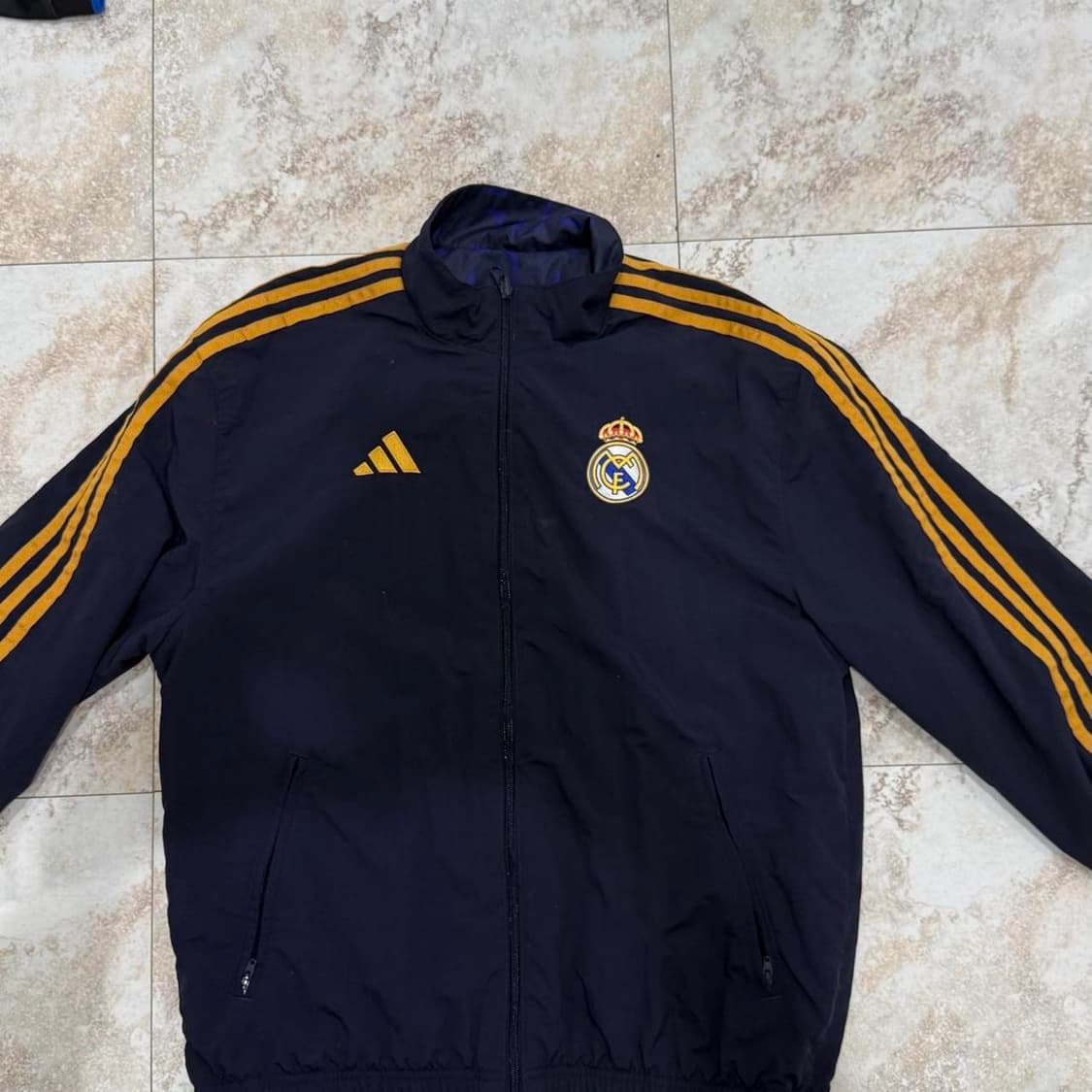 대장급 아디다스 레알 마드리드 23/24 시즌 리버시블 앤섬 자켓 상품이미지1