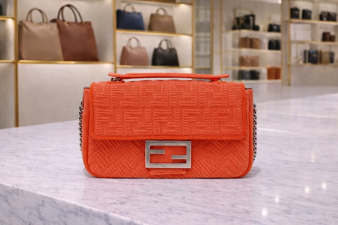 [A급] 펜디 바게트 백 미디엄 판매합니다!!! 상품이미지1