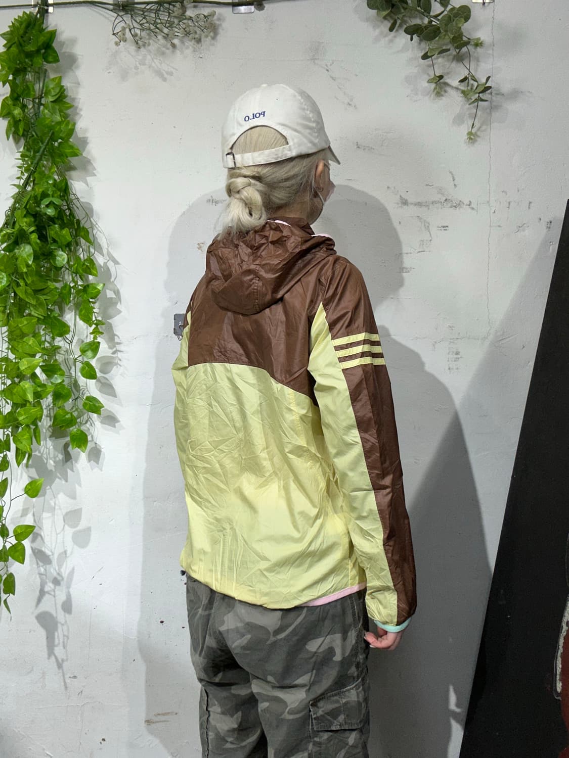 아디다스 브라운 피스타치오 두쫀쿠 배색 후드 바람막이 자켓 M 상품이미지3