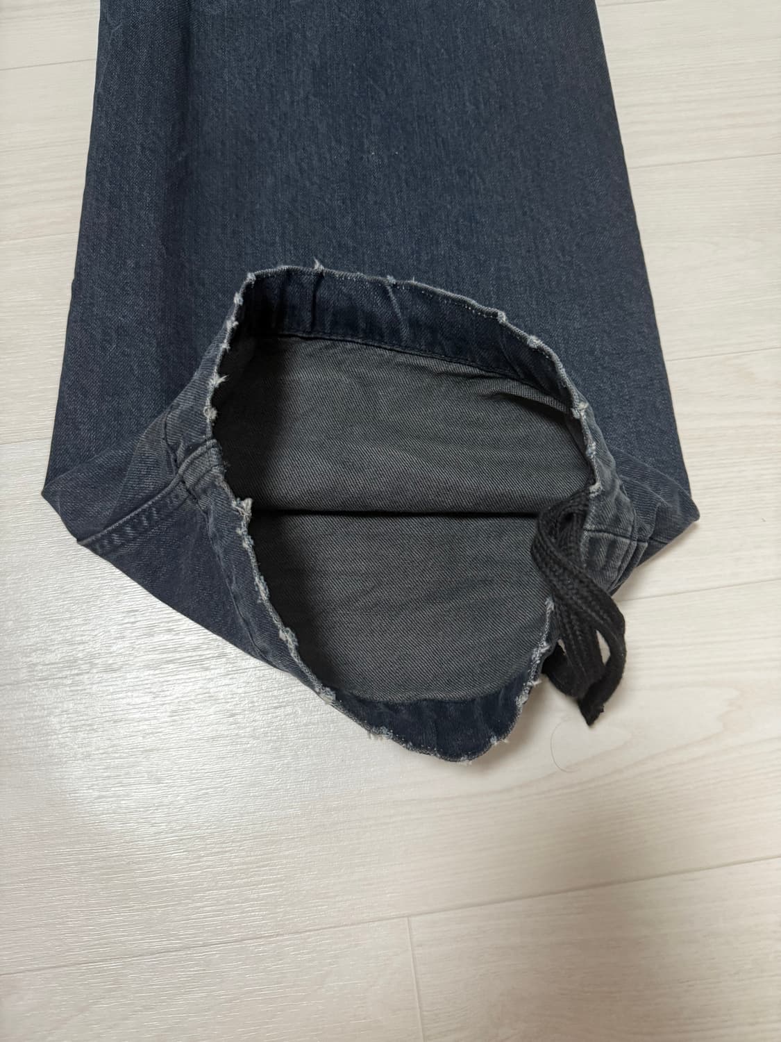 논노드 젠 더티 오일 워시드 데님 팬츠 상품이미지4
