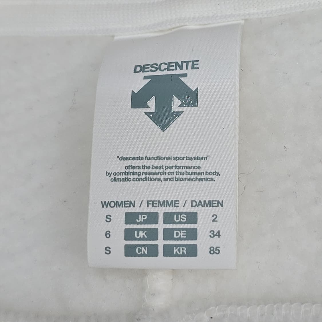 데상트(descente) 여성용 화이트 플리스 자켓 85 상품이미지8