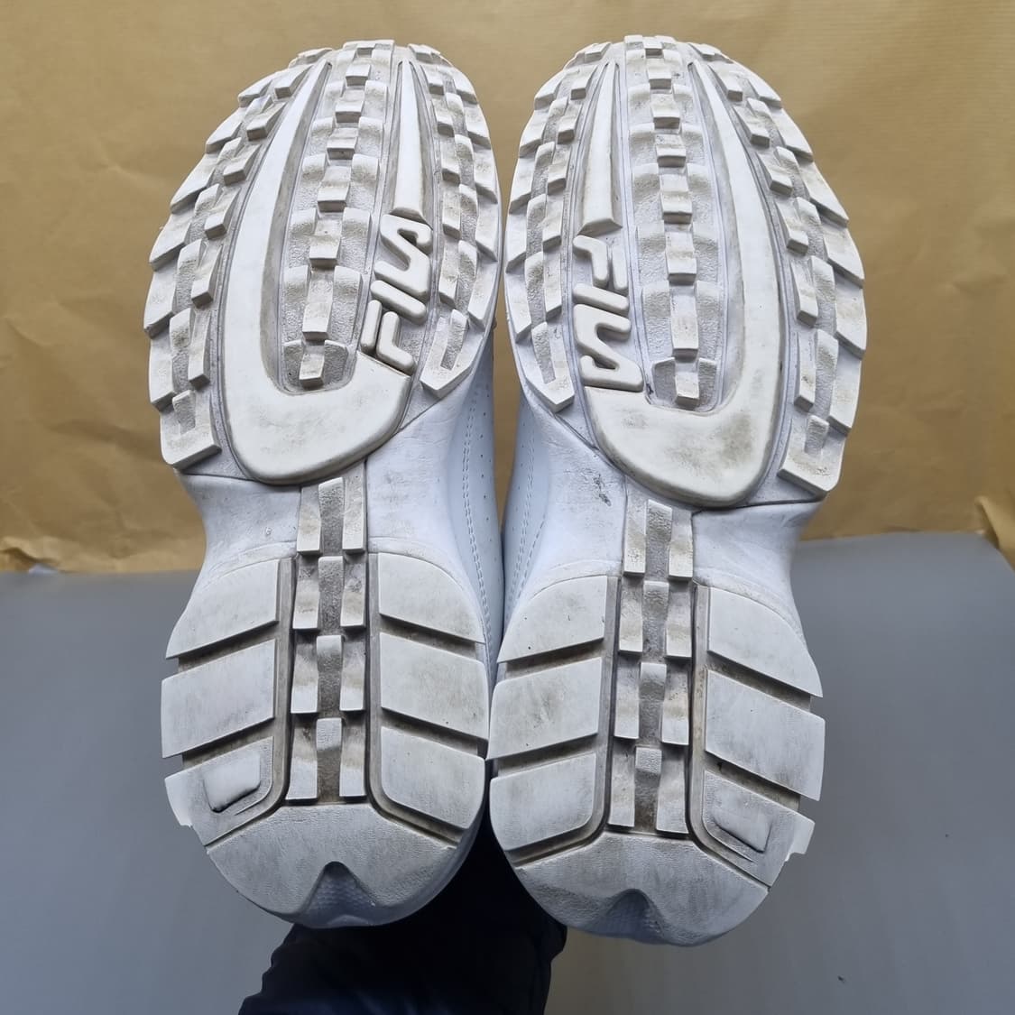 휠라 디스럽터2 남성운동화275 상품이미지3