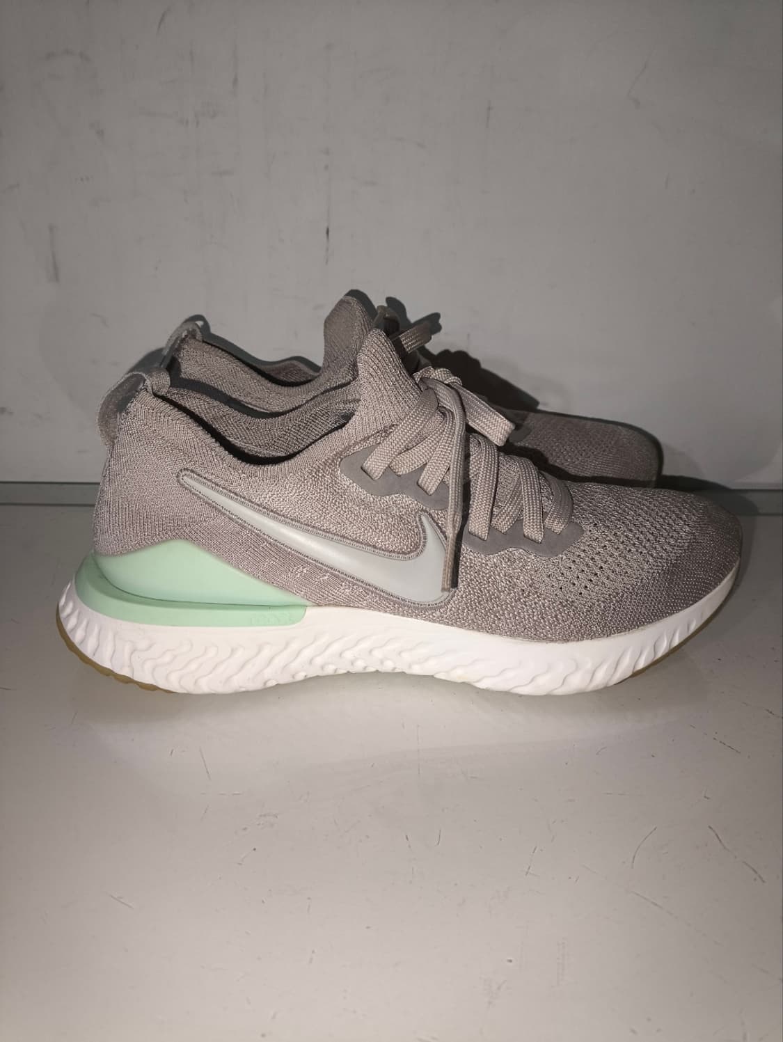 260mm 나이키 에픽 리액트 플라이니트2 운동화 상품이미지2