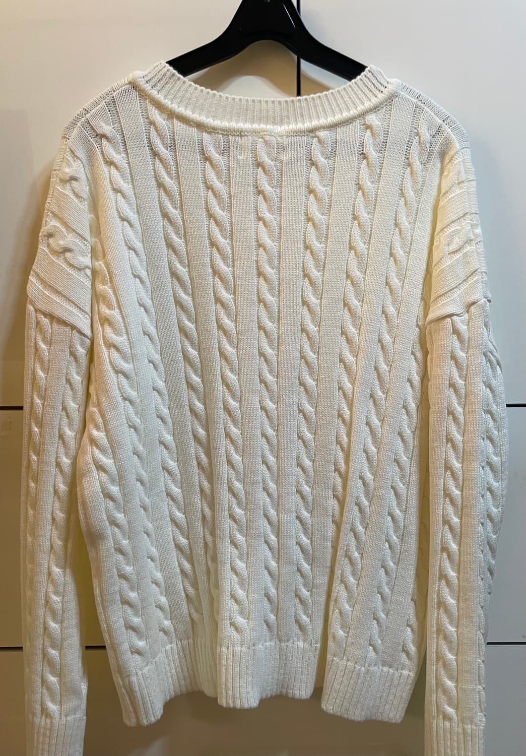 (미착용, 새상품) 아이보리 흰색 꽈배기 브이넥 니트 오버핏 새제품 봄옷 상품이미지2