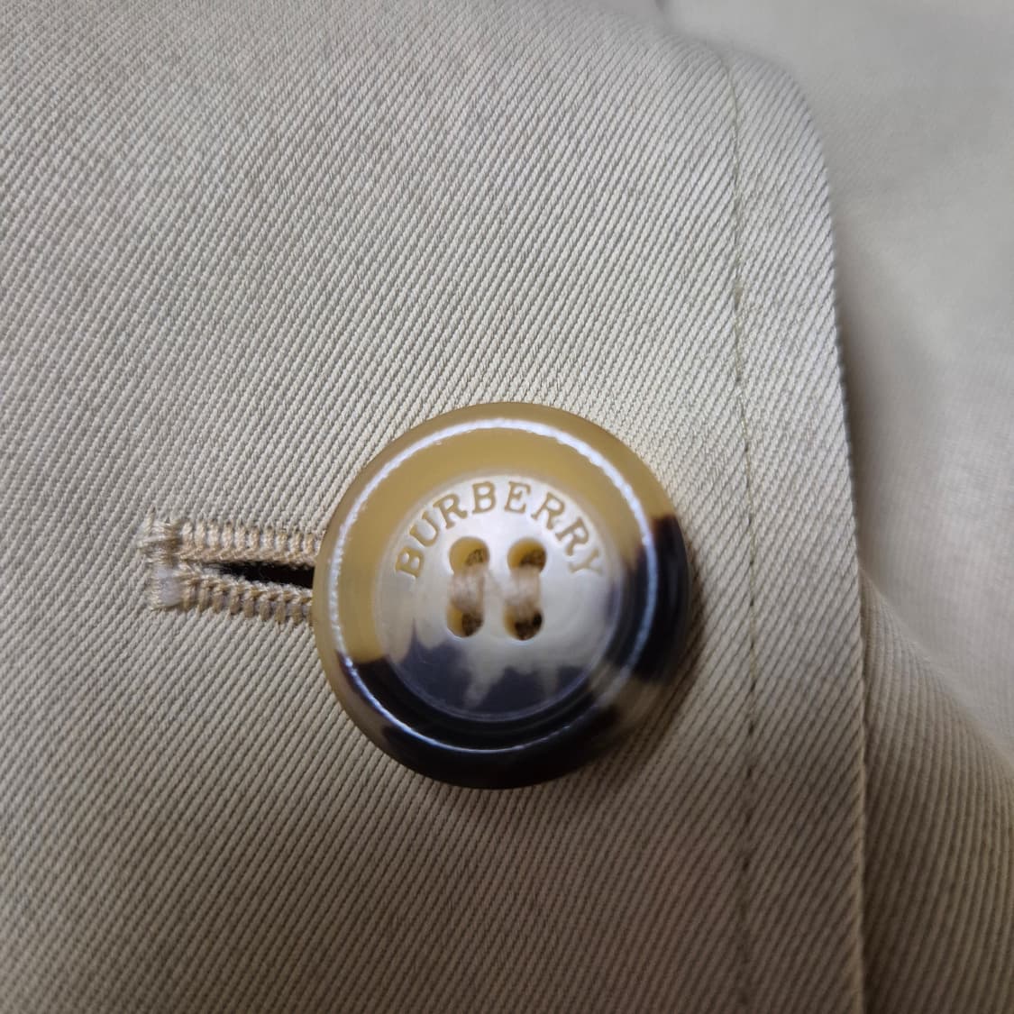 버버리 베이지 트렌치코트 상품이미지5