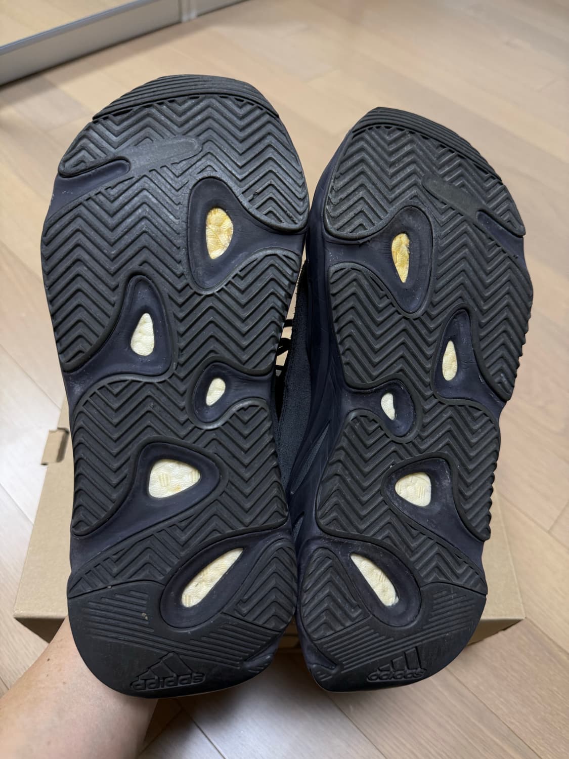 이지 부스트 700 V2 반타 상품이미지7