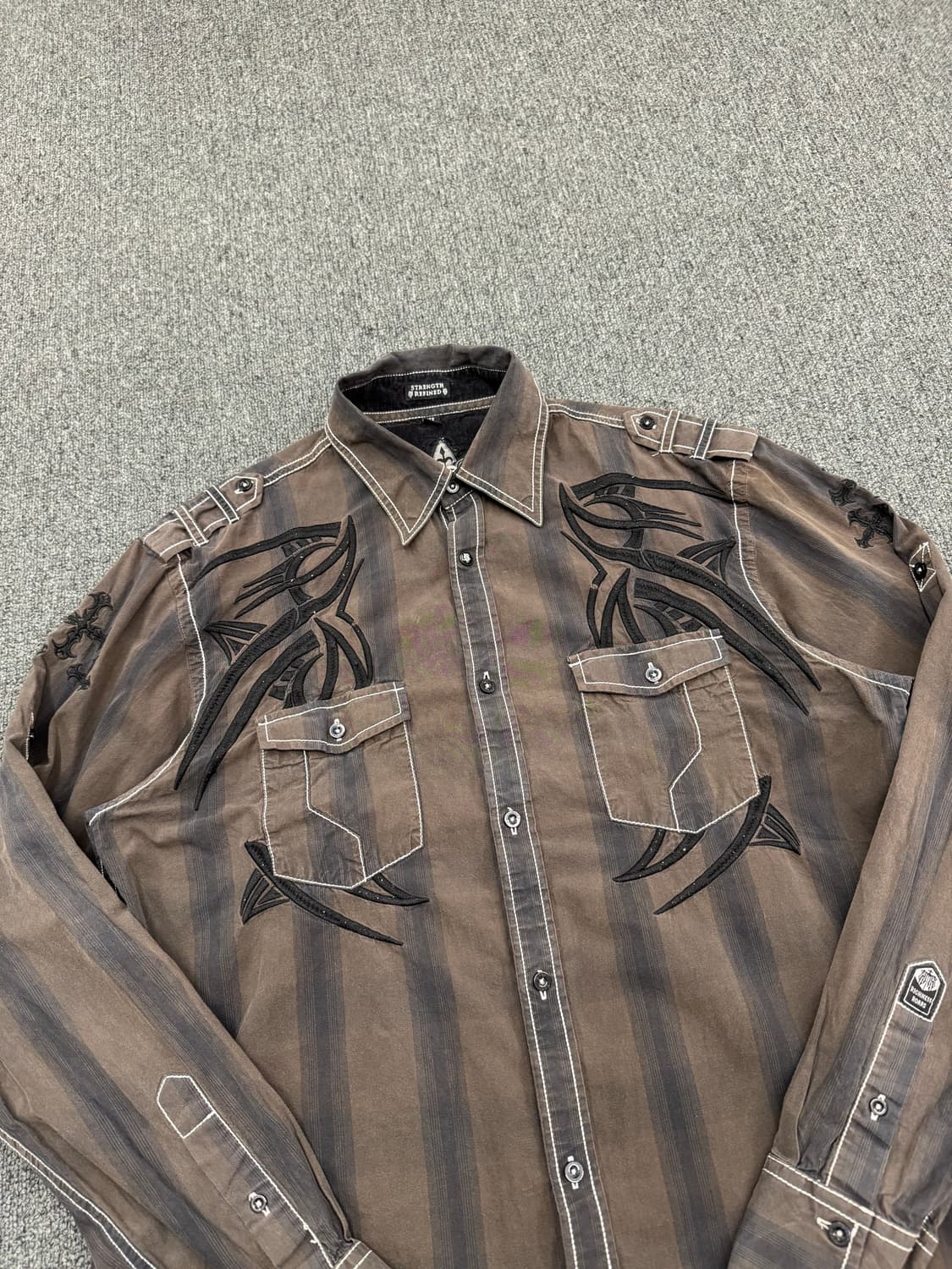 XL)Roar 빈티지 패턴 자수 스트라이프 긴팔셔츠 상품이미지3