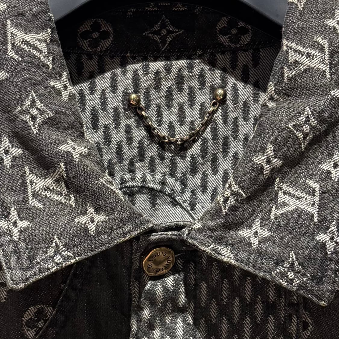 [52 size] 루이비통 니고 데님 트러커 흑청 자켓 상품이미지2