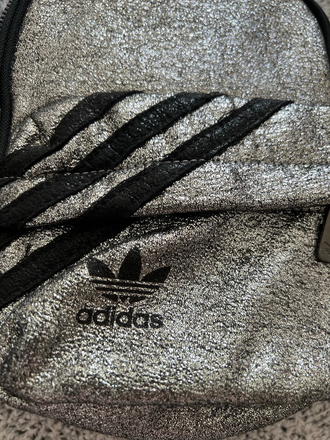 아디다스 메탈릭 미니 백팩 상품이미지3