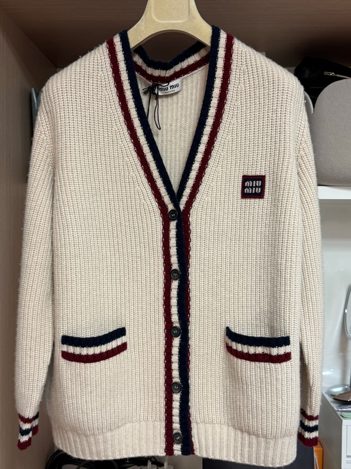[새상품] 미우미우(Miu Miu) 25FW 캐시미어 스트라이프 가디건 상품이미지2