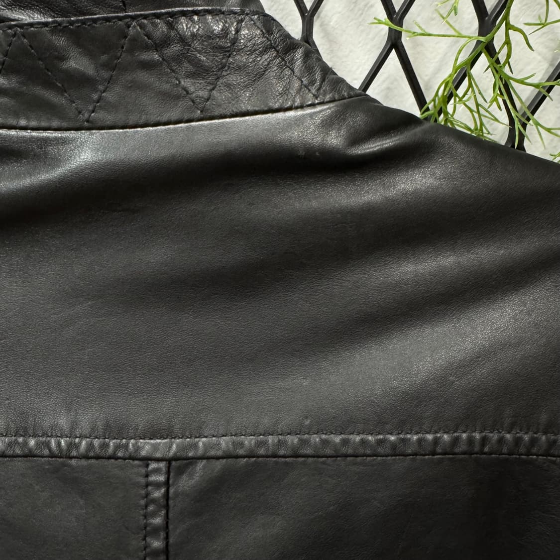 인더스트리 리얼 레더 봄버 자켓 전면 패치 포인트 블랙 상품이미지9