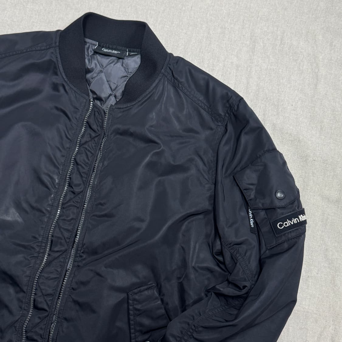 캘빈클라인 퍼포먼스 백자수 항공점퍼 L 상품이미지2