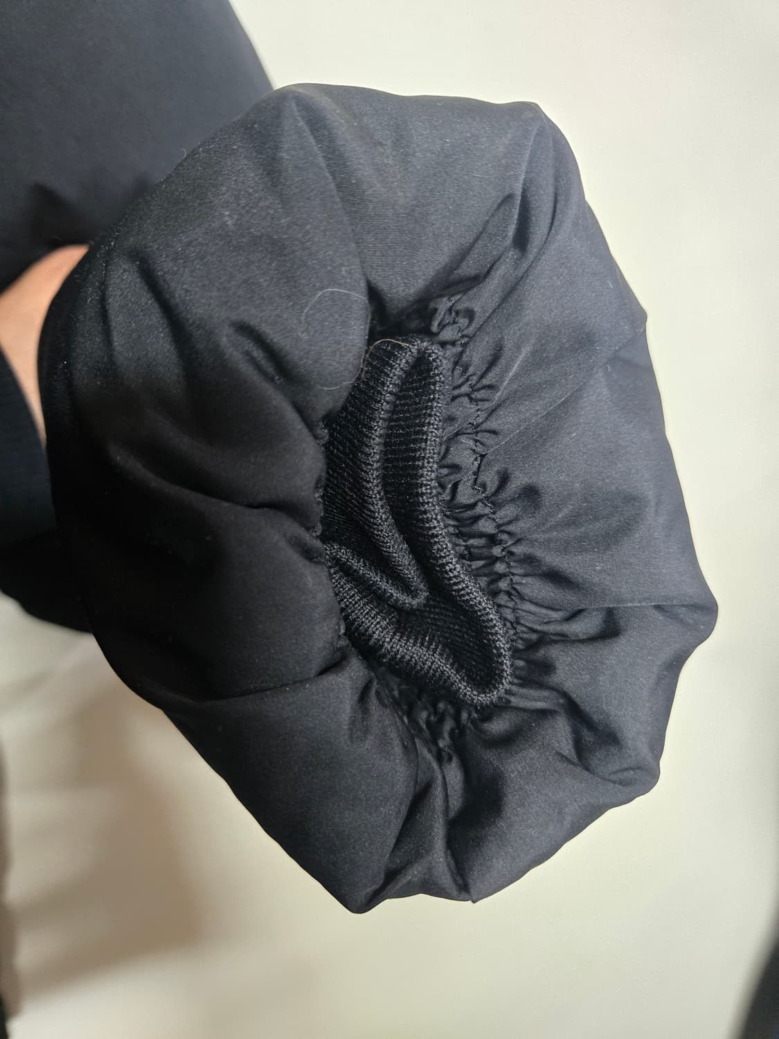 무신사 스탠다드 블랙 숏패딩 S 상품이미지3