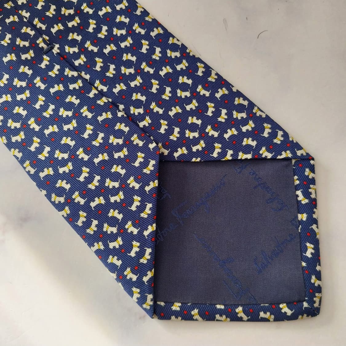 페라가모 실크 네이비 강아지 패턴 넥타이 8.9cm A+등급 K1698
 상품이미지9