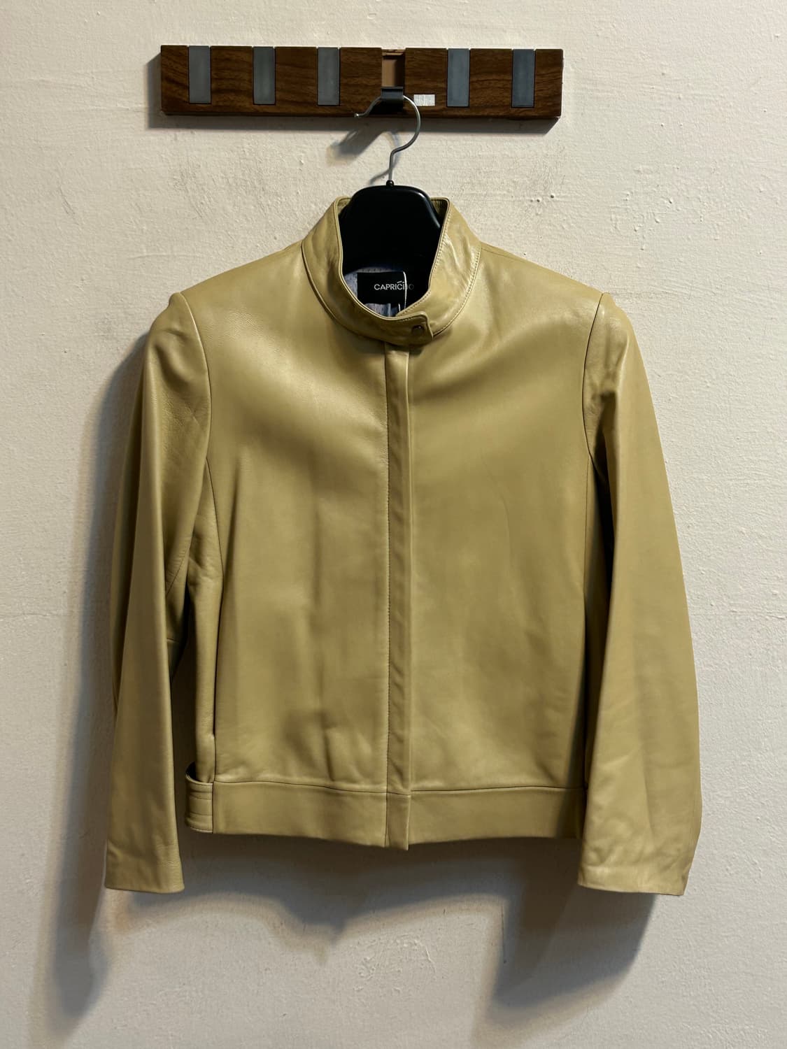 유즈드 라이트 베이지 미니멀 레더 자켓 상품이미지1