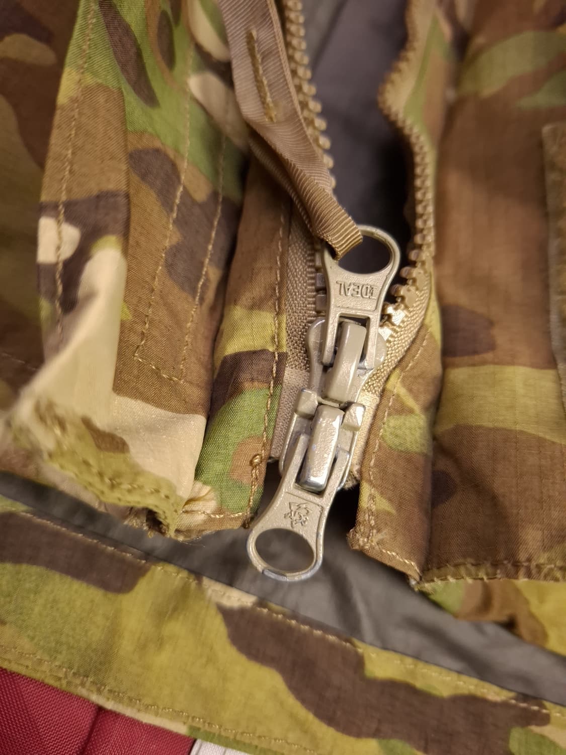 특A 오리지날 미군 OCP 멀티캠 팩라이트 고어텍스 자켓 상품이미지3