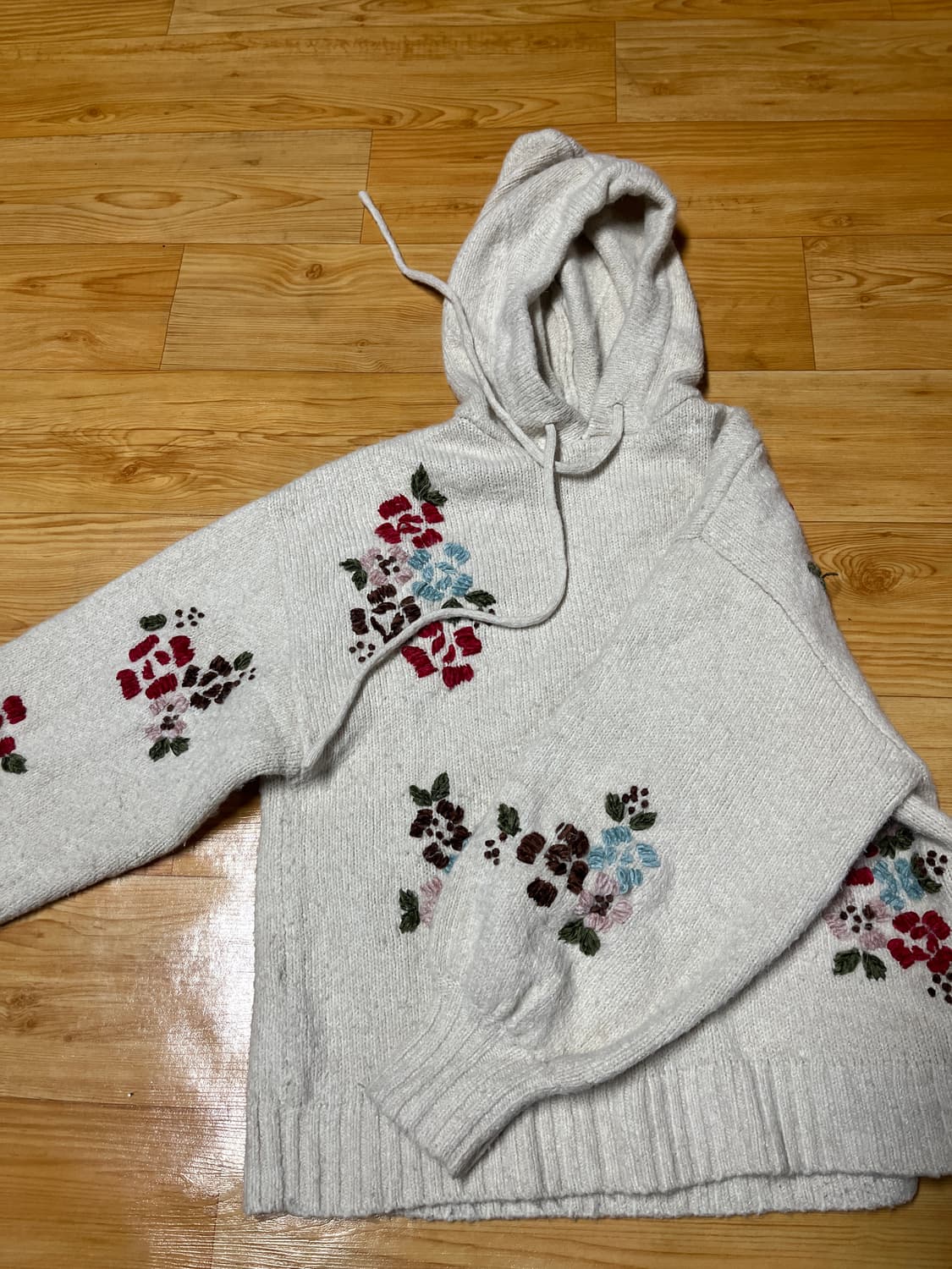 자수 후드 니트 상품이미지1