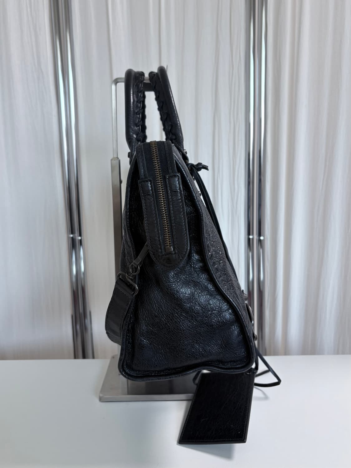 발렌시아가 시티 모터백 블랙 미디움 상품이미지2